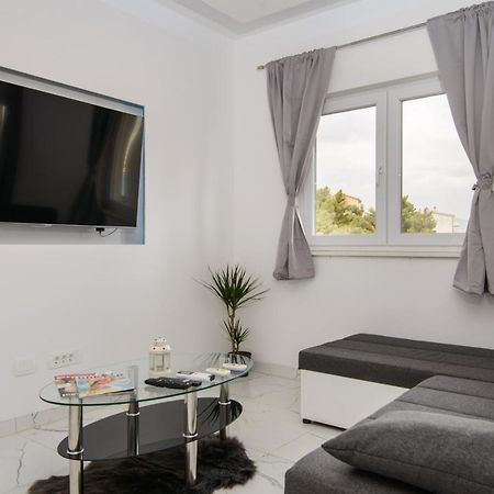 Apartments Pelja Трогир Екстериор снимка