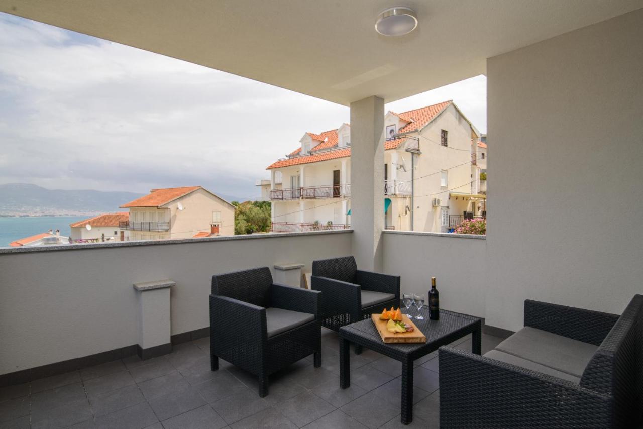 Apartments Pelja Трогир Екстериор снимка