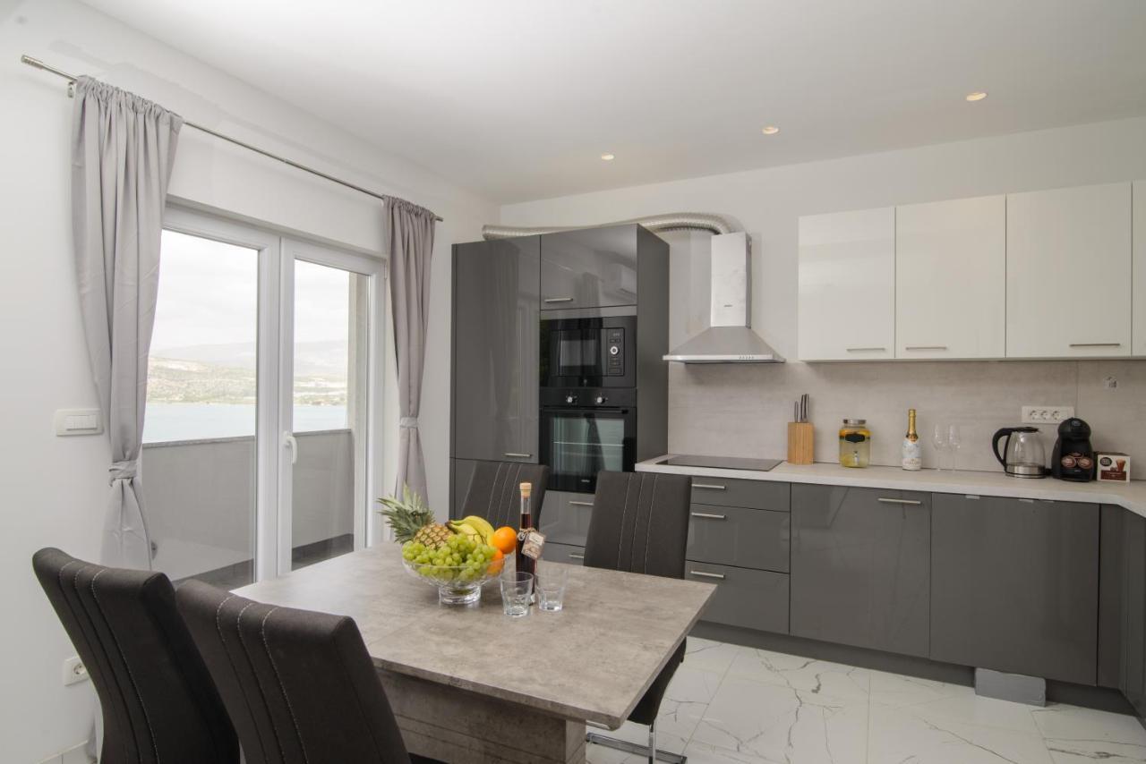 Apartments Pelja Трогир Екстериор снимка