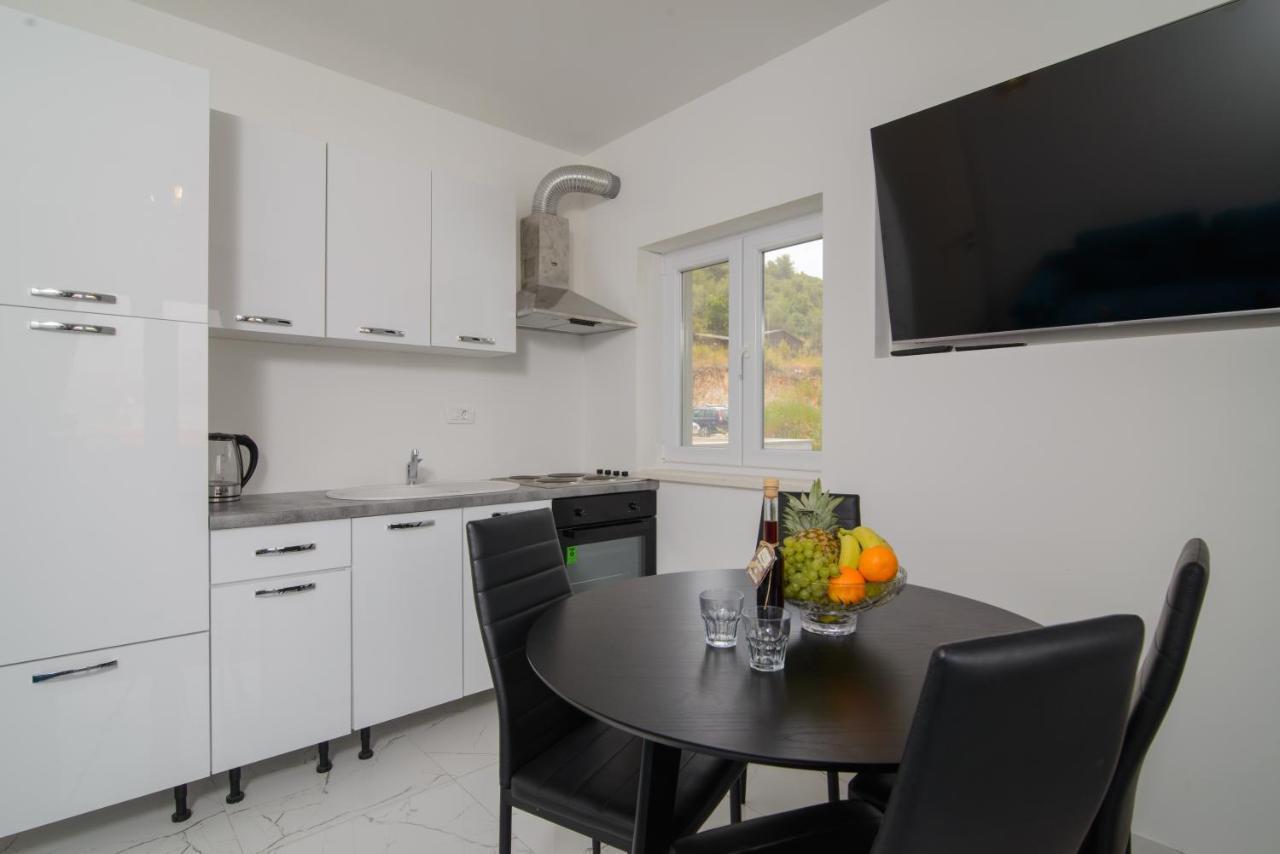 Apartments Pelja Трогир Екстериор снимка