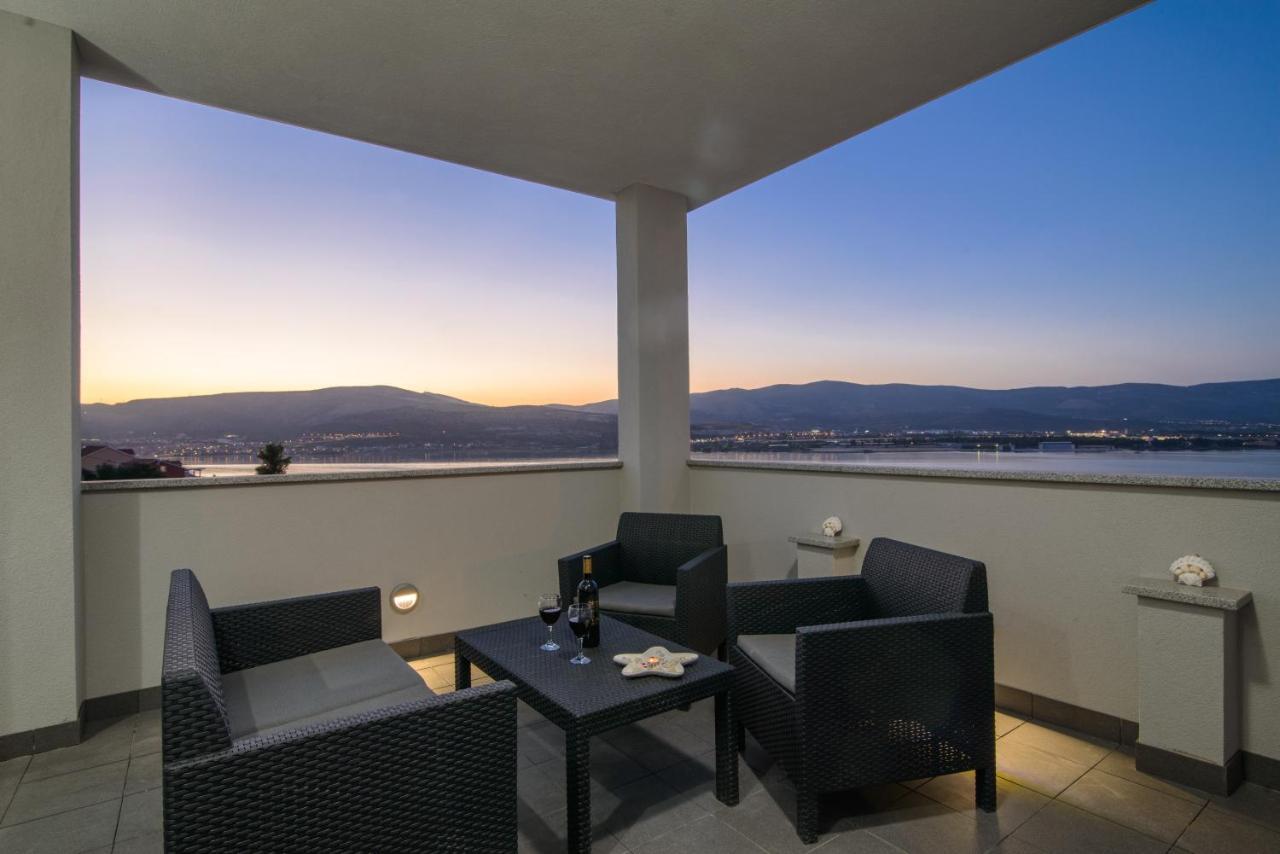 Apartments Pelja Трогир Екстериор снимка