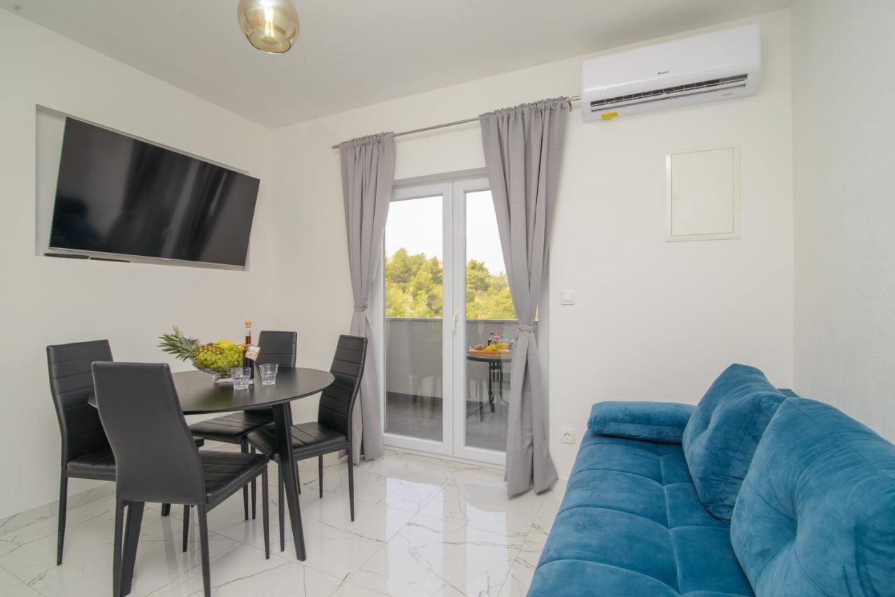 Apartments Pelja Трогир Екстериор снимка