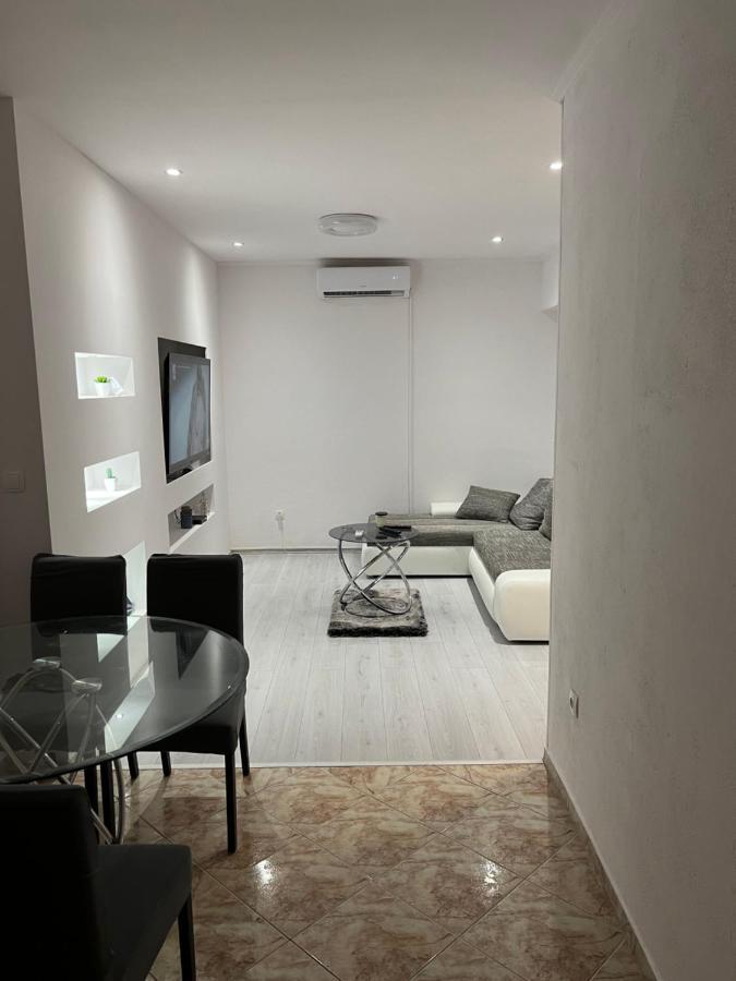 Apartments Pelja Трогир Екстериор снимка