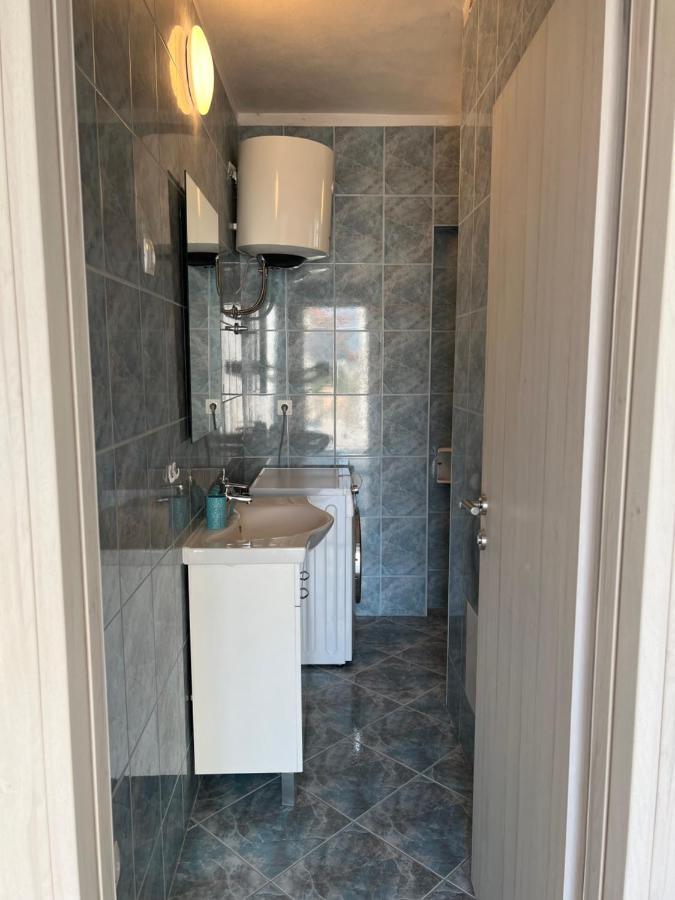 Apartments Pelja Трогир Екстериор снимка