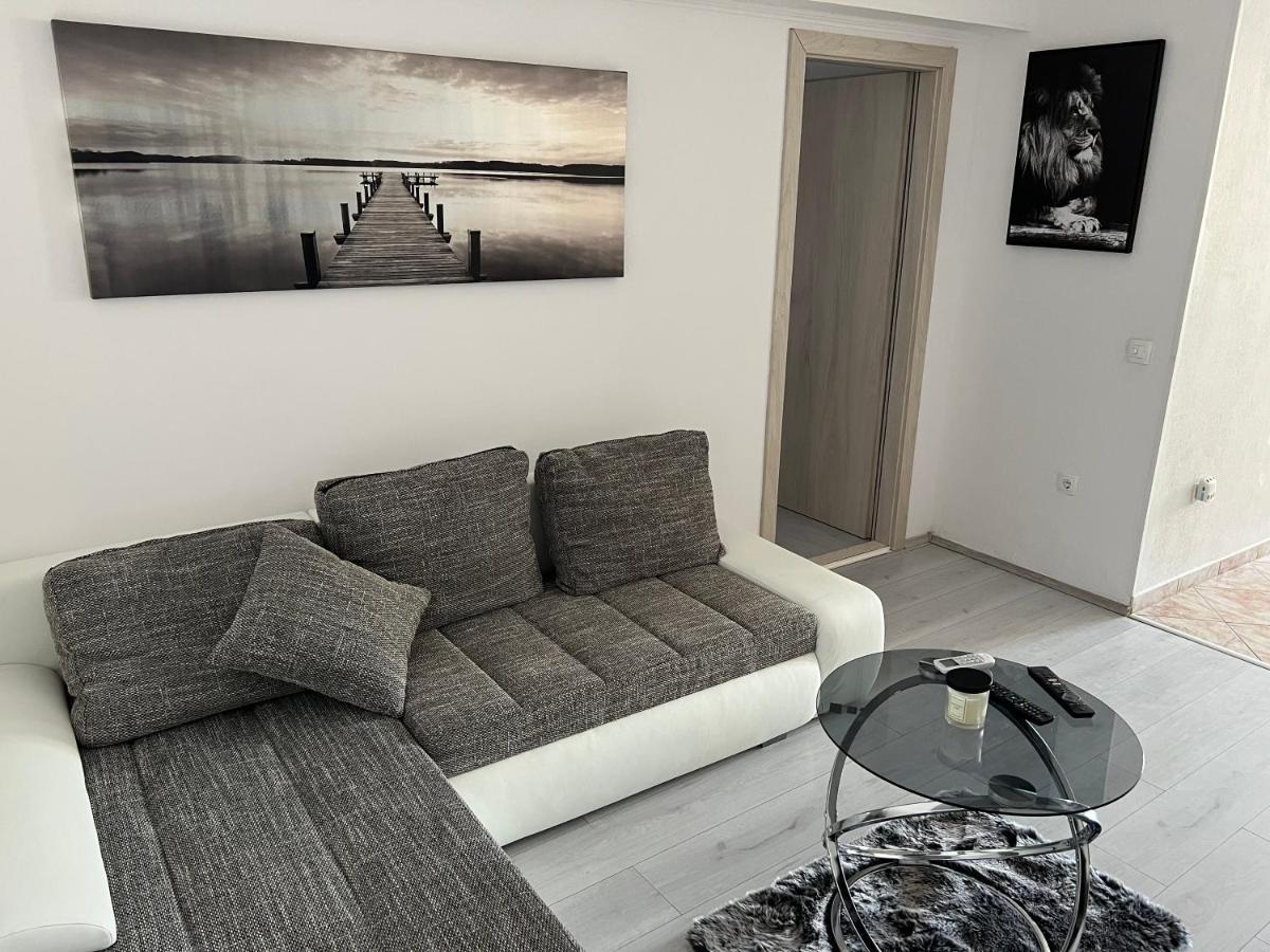 Apartments Pelja Трогир Екстериор снимка